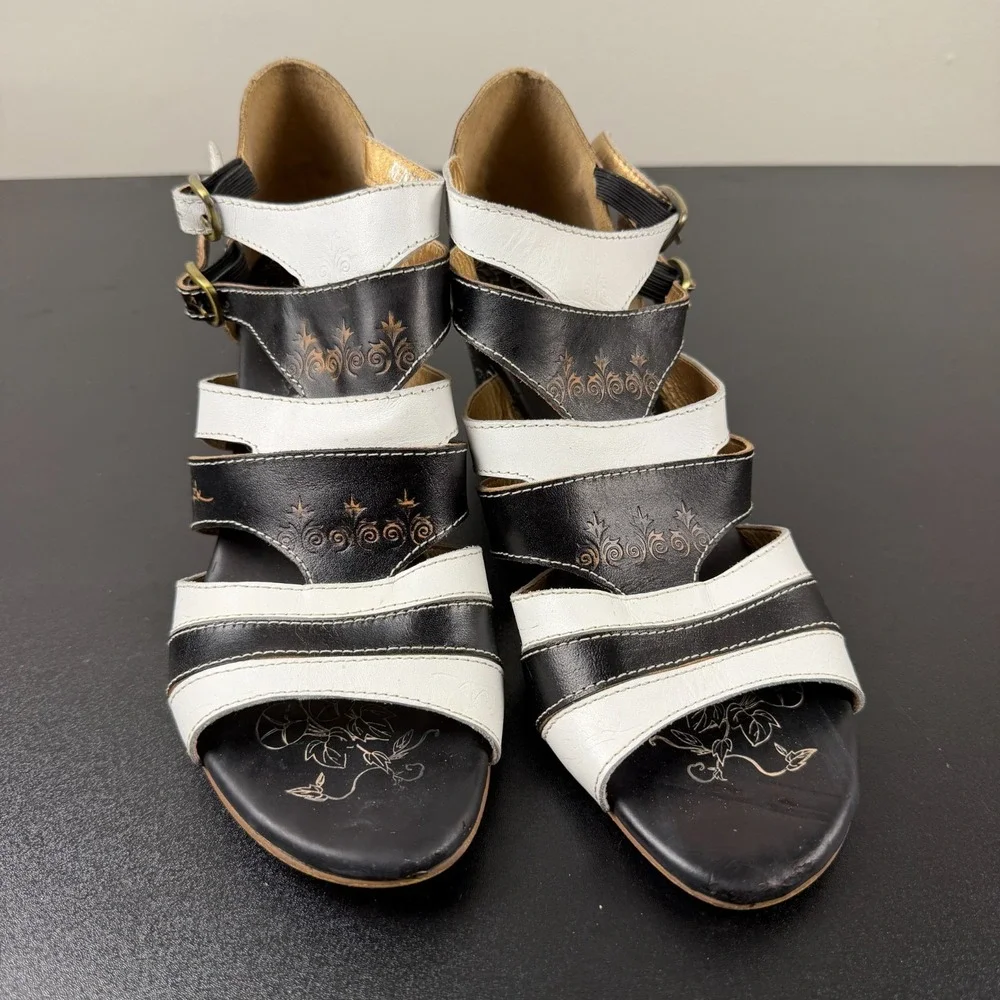 Elite by Corkys Wedge Sandals Women's 10 Black White Tooled Leather Career Dress